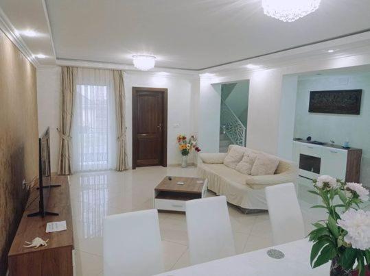 Casa Leahu Panzió Május 1. üdülő Kültér fotó