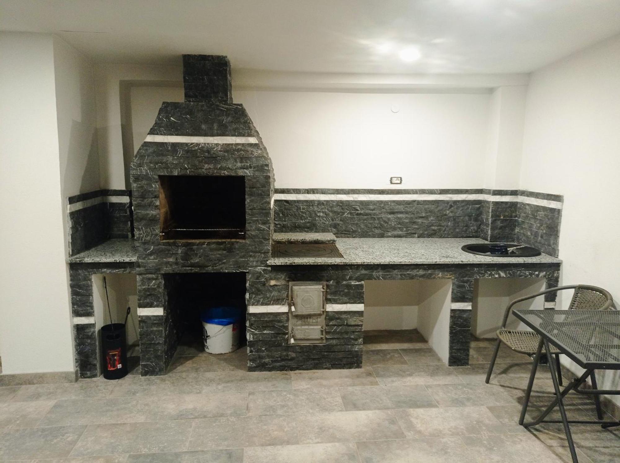 Casa Leahu Panzió Május 1. üdülő Kültér fotó